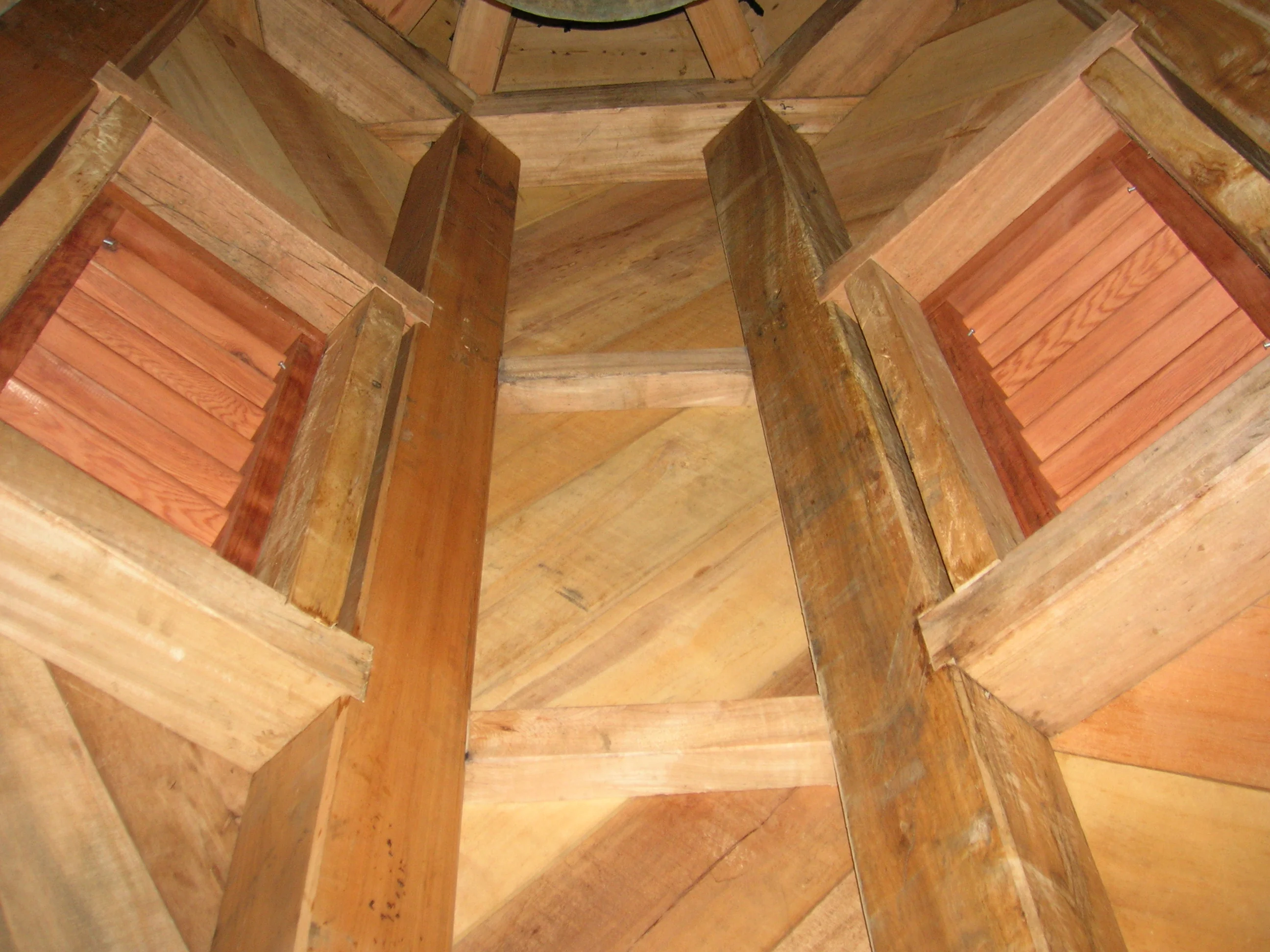 Restauración patrimonial Iglesia de Vilupulli · Constructora Patrimonial Chiloé